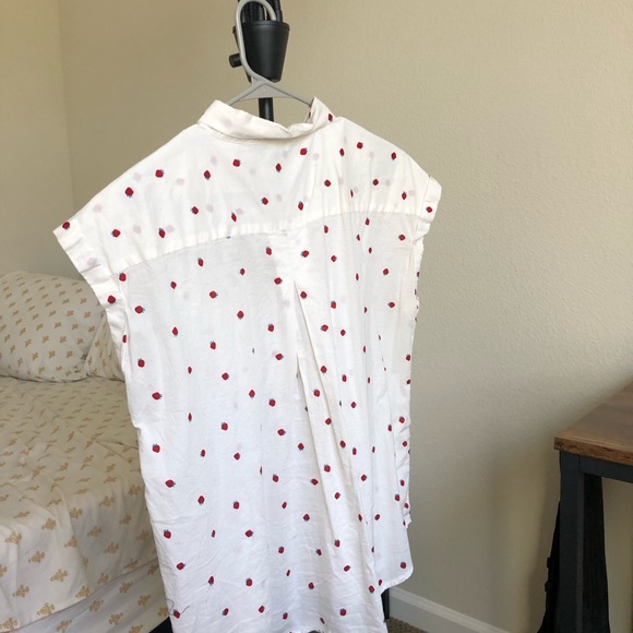 Strawberry print white blouse - Picture 4 of 4